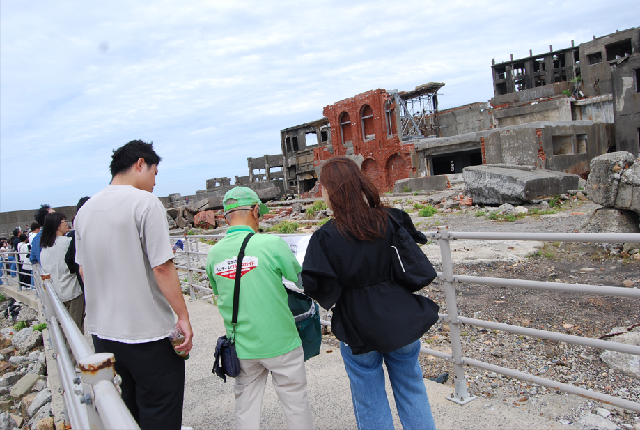 研修旅行で長崎県の軍艦島へ上陸しました。